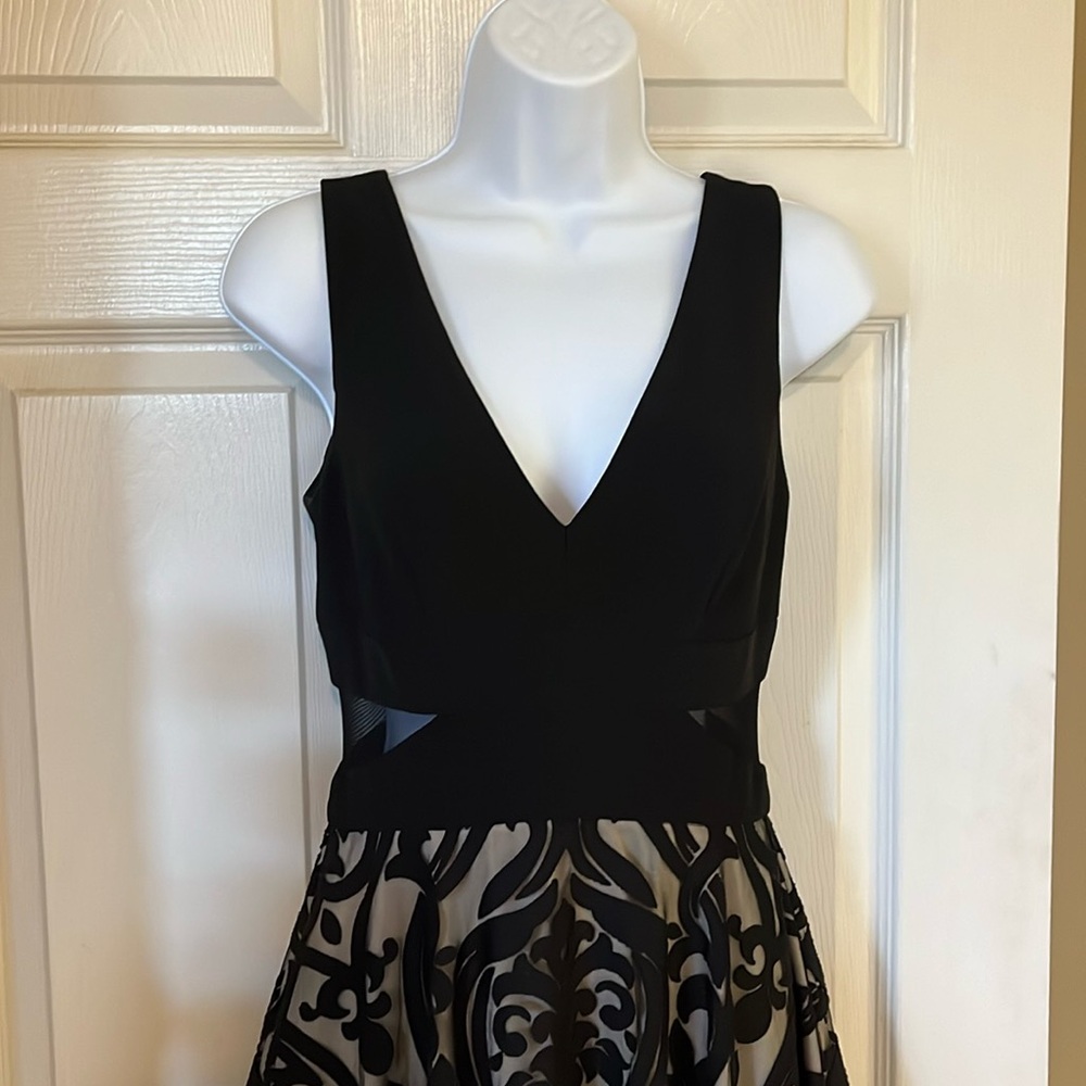 XSCAPE
Women's Sleeveless double V Mini Dress Size 4